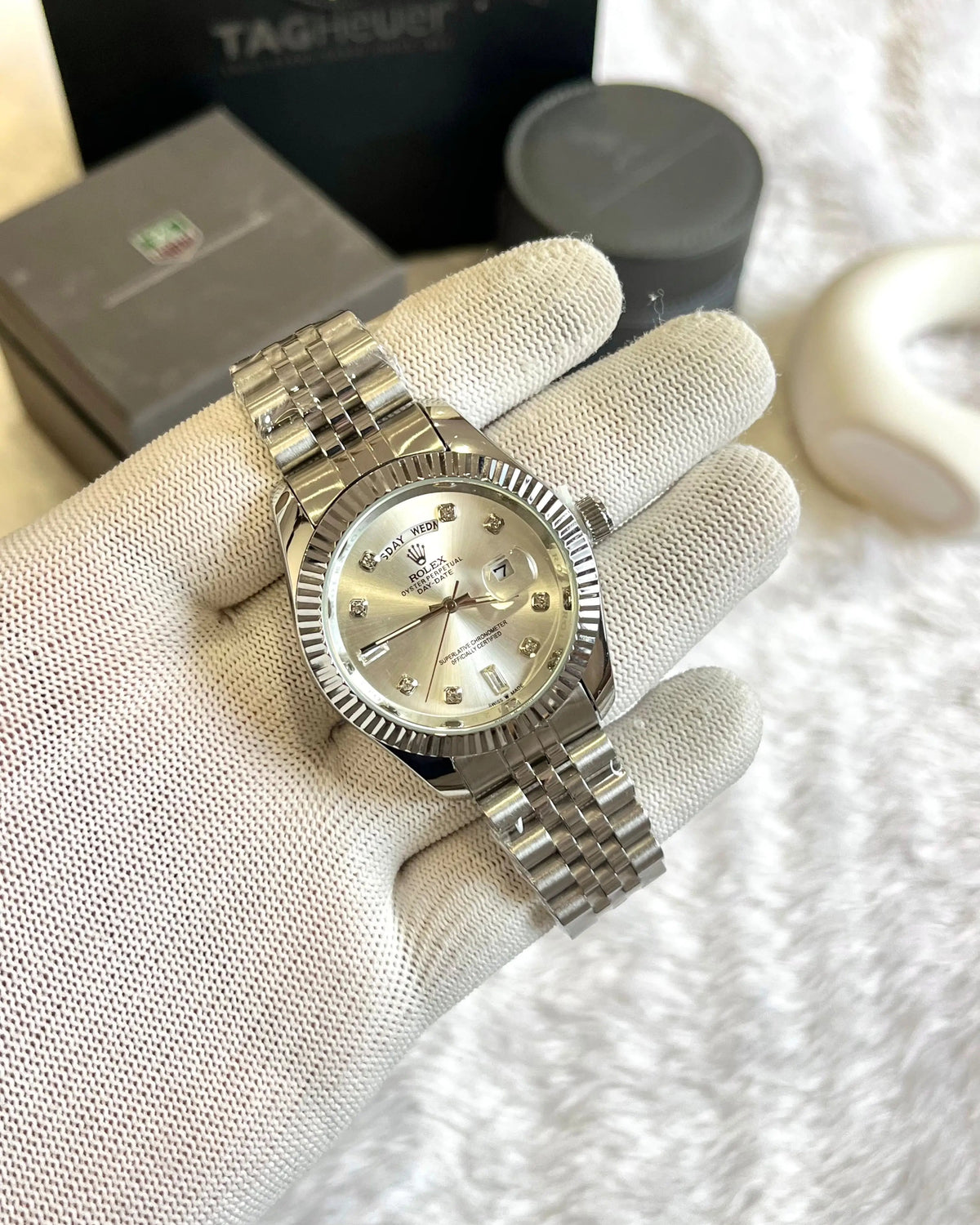 Role_x date Dimond Silver White