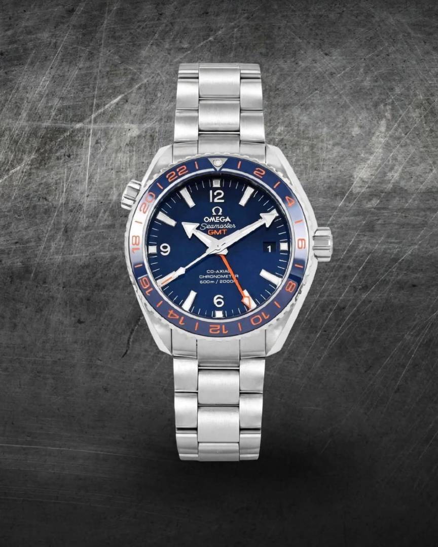 Omegg_a Seamaster Planet Ocean 600M silver blue and red